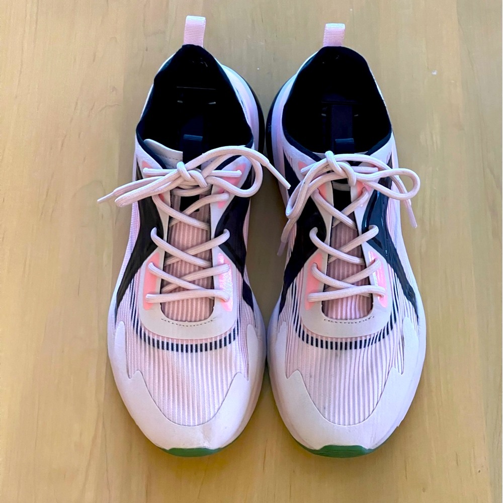FABLECTICS ATHLETIC SHOES